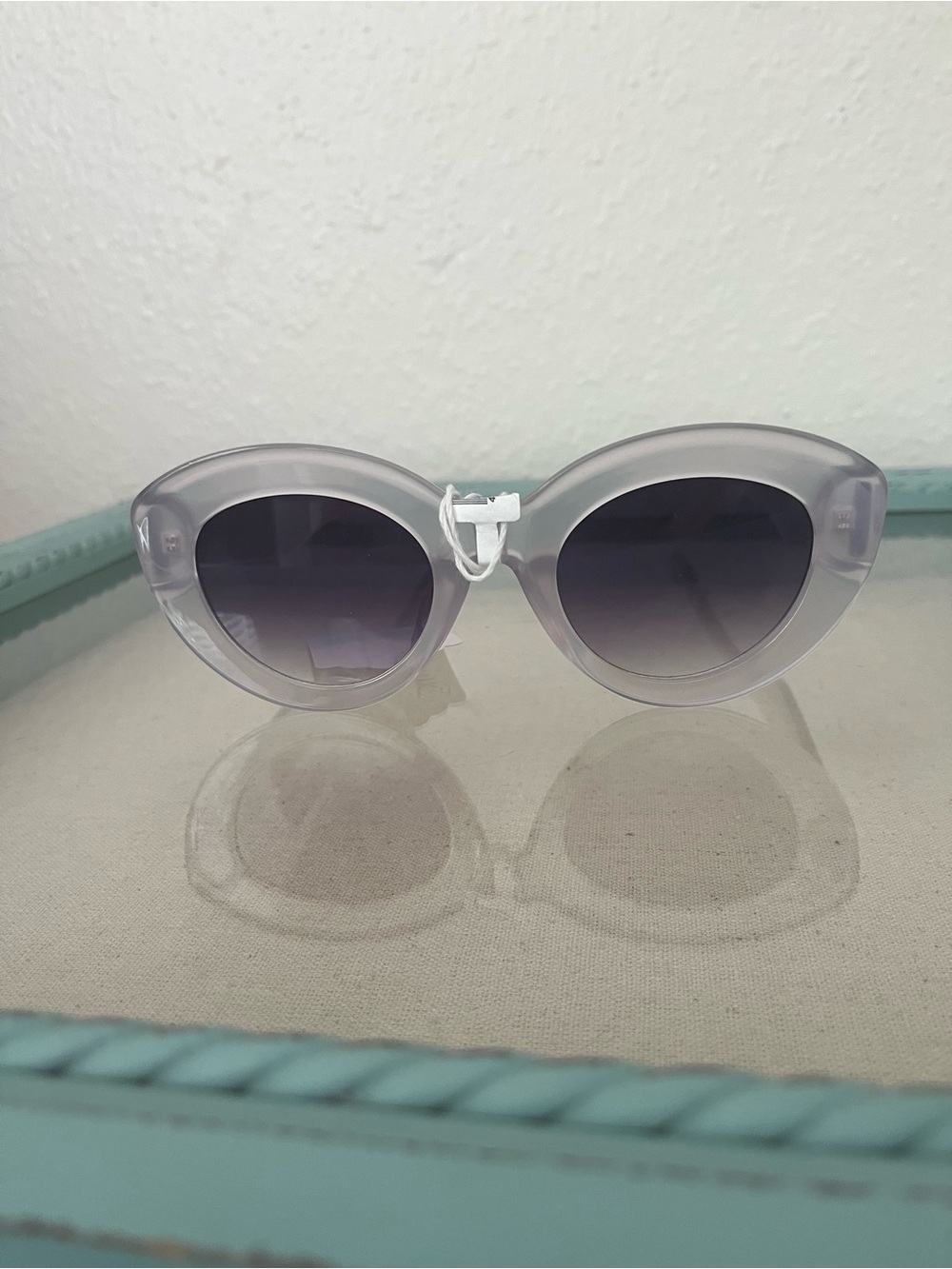 Transparent Lilac  Cat-Eye Sunglasses with Gradient Lenses